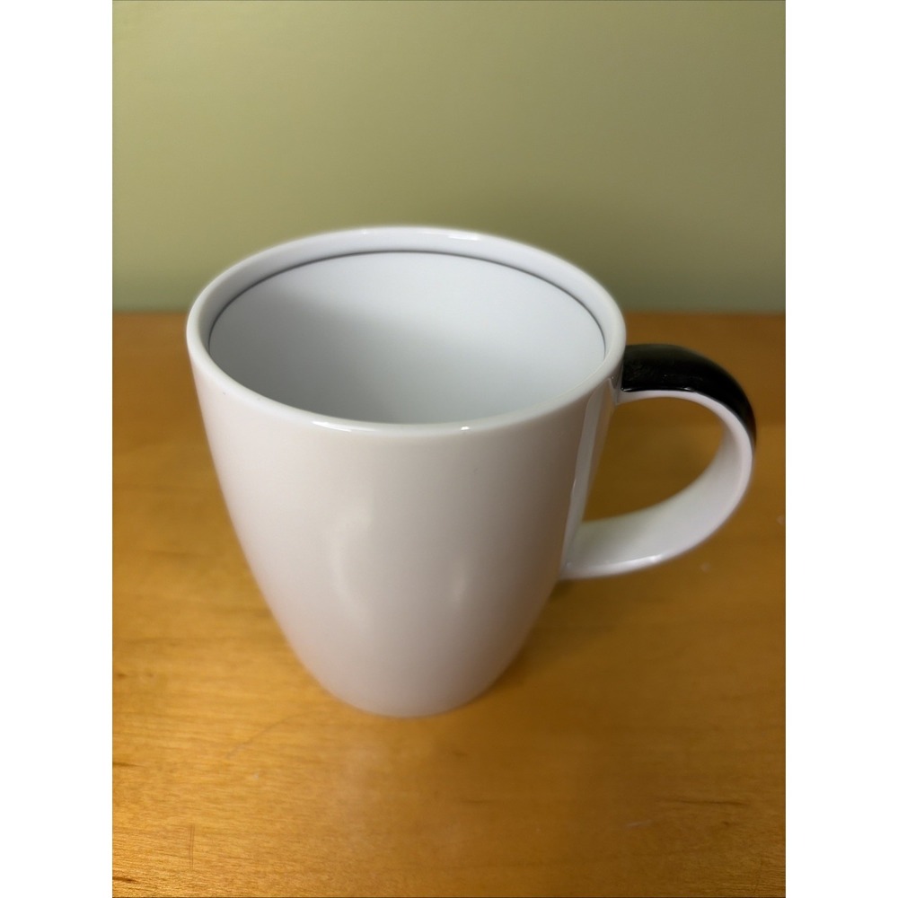 Crate & Barrel Dune Mug White And Black EUC